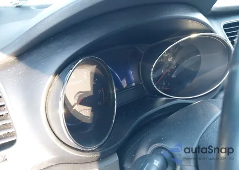 2018 Kia Sedona Lx z USA, uszkodzony, nr VIN KNDMB5C18J6389613